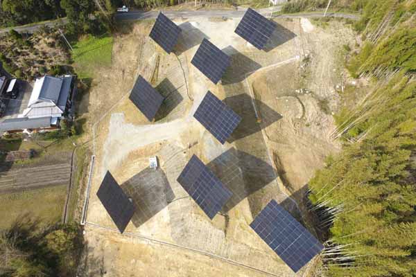 物部追尾式太陽光発電所